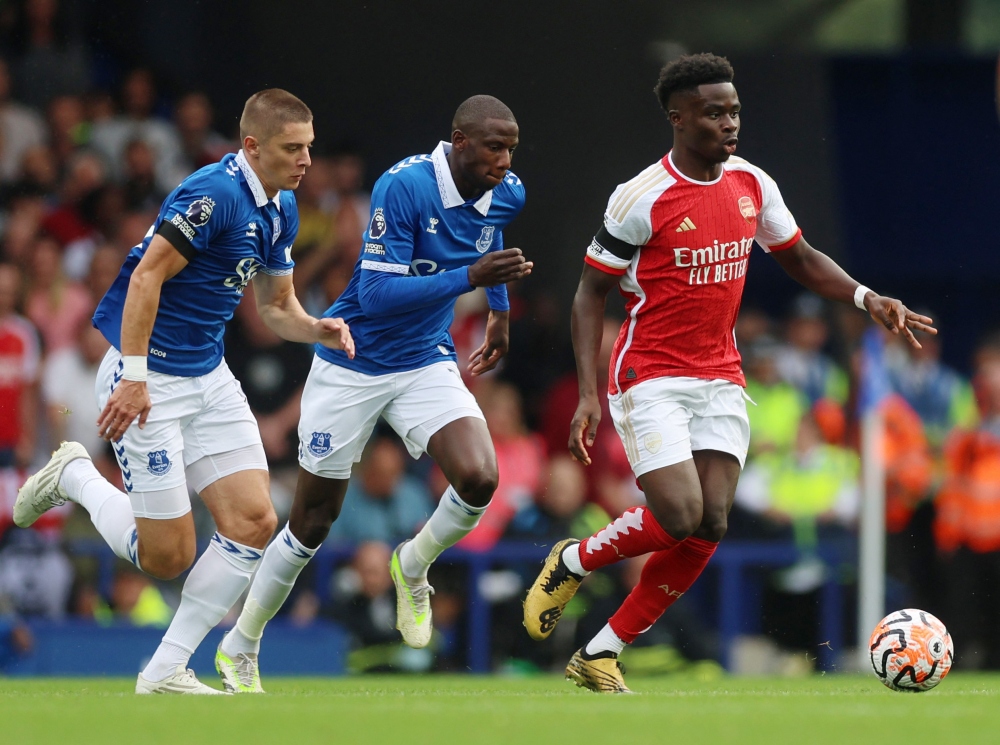 Arsenal kiểm soát bóng vượt trội so với đối thủ (Ảnh: Reuters).