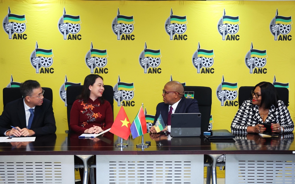Tổng Thư ký Đảng ANC khẳng định chủ trương nhất quán của Đảng ANC cũng như Nhà nước Nam Phi trong thúc đẩy quan hệ hợp tác tốt đẹp toàn diện với Đảng Cộng sản và Nhà nước Việt Nam trong thời gian tới.