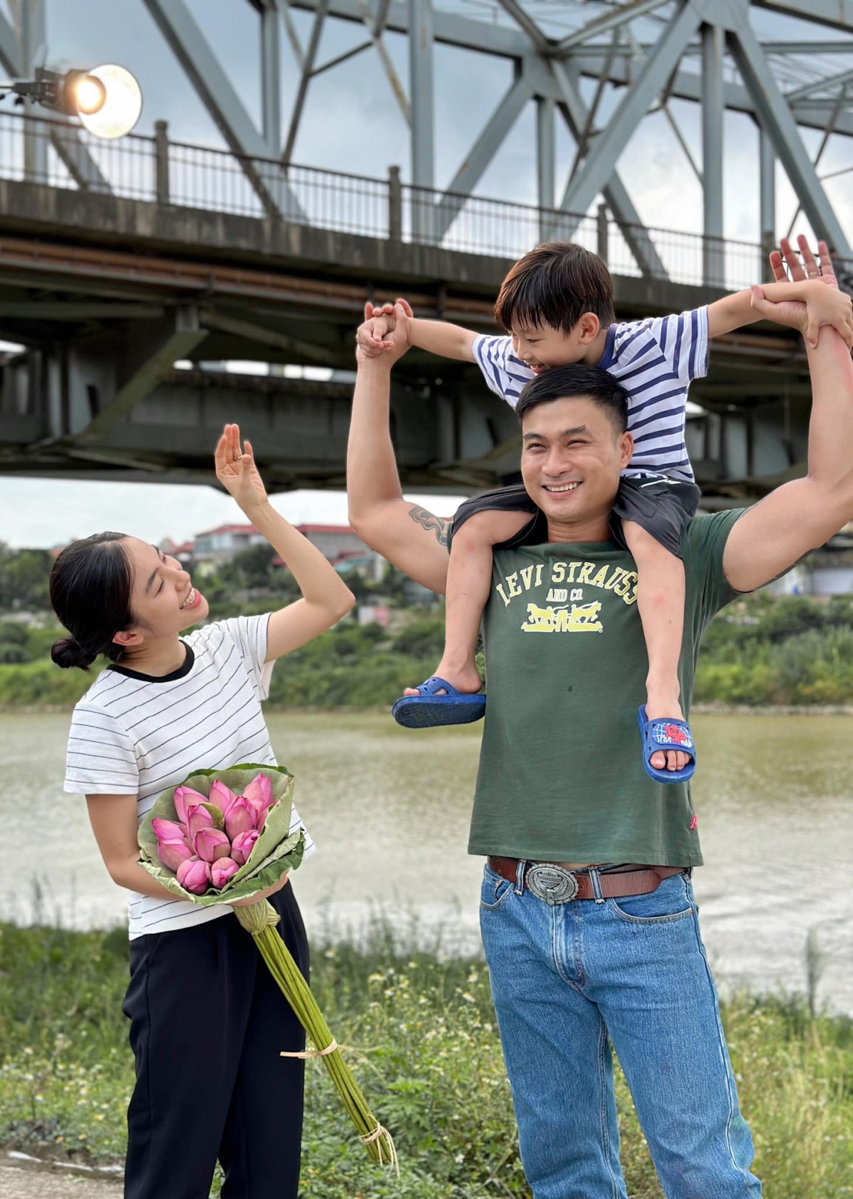 Trần Vân được khen ngợi bởi lối diễn tự nhiên, ăn ý cùng bạn diễn Duy Hưng.