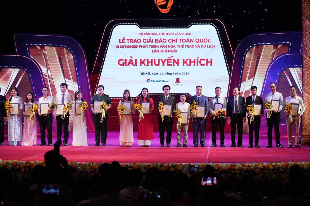 Giải Báo chí toàn quốc “Vì sự nghiệp phát triển Văn hóa, Thể thao và Du lịch” lần thứ Nhất đã thành công tốt đẹp bởi sự tham gia, hưởng ứng tích cực của các nhà báo, cơ quan báo chí trong cả nước.