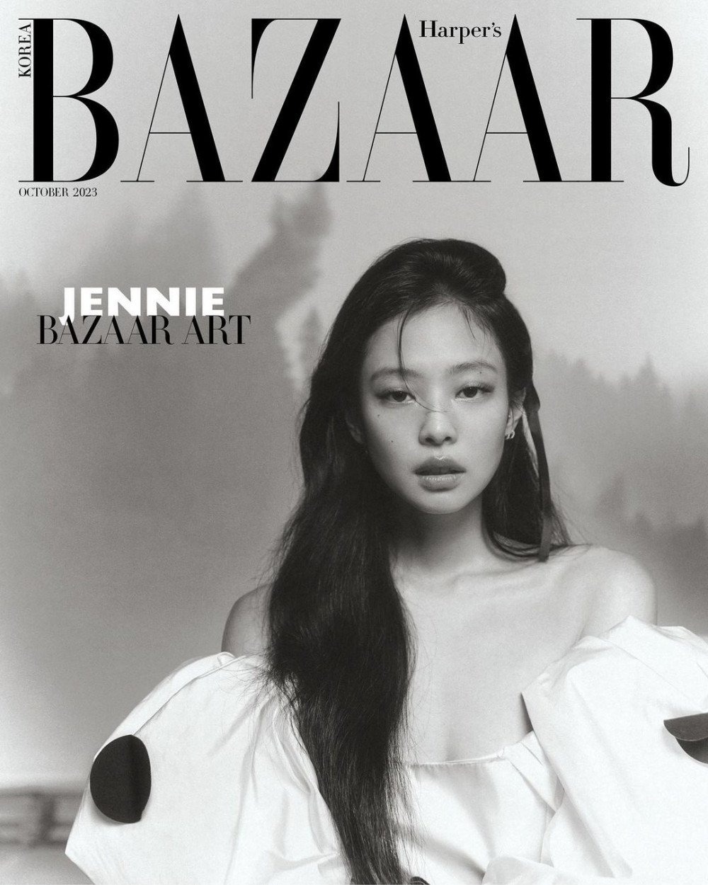 Đây cũng là ấn phẩm đánh dấu màn hợp tác của thành viên Blackpink với thương hiệu nổi tiếng Jacquemus. 