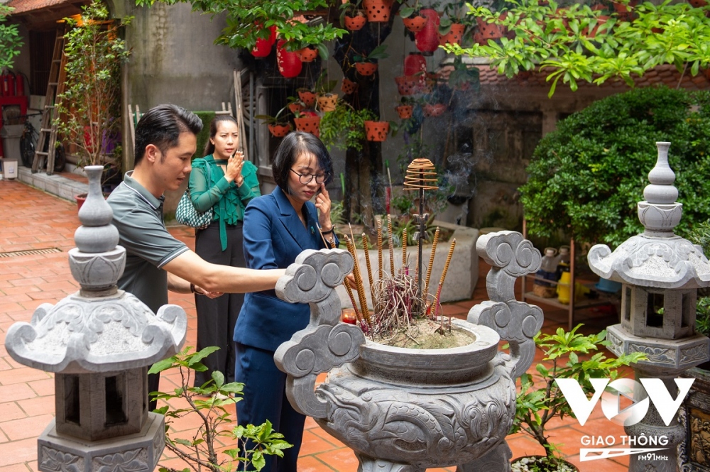 Thời Nguyễn, những dãy phố phía tây của khu phố phường Hà Nội chủ yếu vẫn là nhà tranh tre nứa lá, cho nên hỏa hoạn xảy ra thường xuyên. Sách sử cũ chép lại vào năm 1828, đầu năm xảy ra vụ cháy 200 nhà, giữa năm lại cháy 1420 nhà thuộc 27 phường. Năm 1837, khu này cháy thêm 1400 ngôi nhà nữa. Sau vụ cháy lớn năm 1837 người dân đã lập ngôi đền thờ Hỏa thần, cầu xin Thần lửa không gây hoạ.