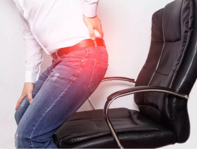Xét nghiệm máu: Chỉ xét nghiệm máu trong phòng thí nghiệm không thể chẩn đoán được sarcoma. Tuy nhiên, trong một số trường hợp sarcoma xương hoặc sarcoma Ewing (là một khối u xương tế bào tròn nhỏ màu xanh dương thường gặp nhất ở độ tuổi từ 10 đến 20 tuổi), có thể có nồng độ phosphatase kiềm và lactate dehydrogenase tăng cao. Điều quan trọng cần lưu ý là những chất này cũng có thể tăng cao do các nguyên nhân không gây ung thư, chẳng hạn như sự phát triển bình thường ở trẻ em hoặc việc chữa lành xương gãy.