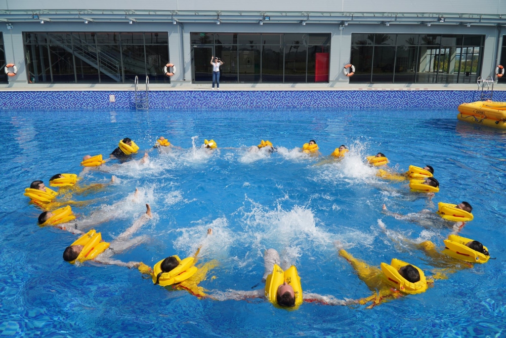 Hồ bơi tạo sóng tiêu chuẩn Olympic. Ảnh: Học viện Hàng không Vietjet