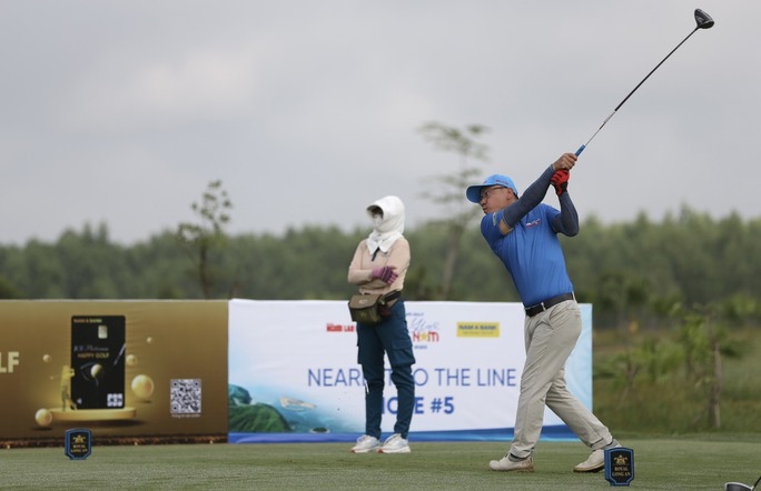 As many as 144 golfers begin competitions at I Love Vietnam golf tournament to raise funds for charities. (Photo: nld.com.vn)