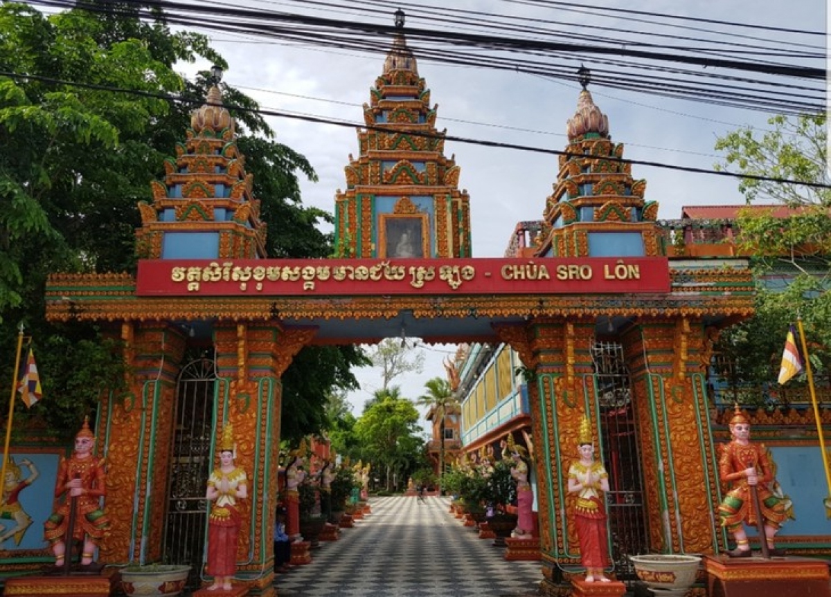 The three-entrance gate of Chen Kieu pagoda (Photo: Ngoc Anh)