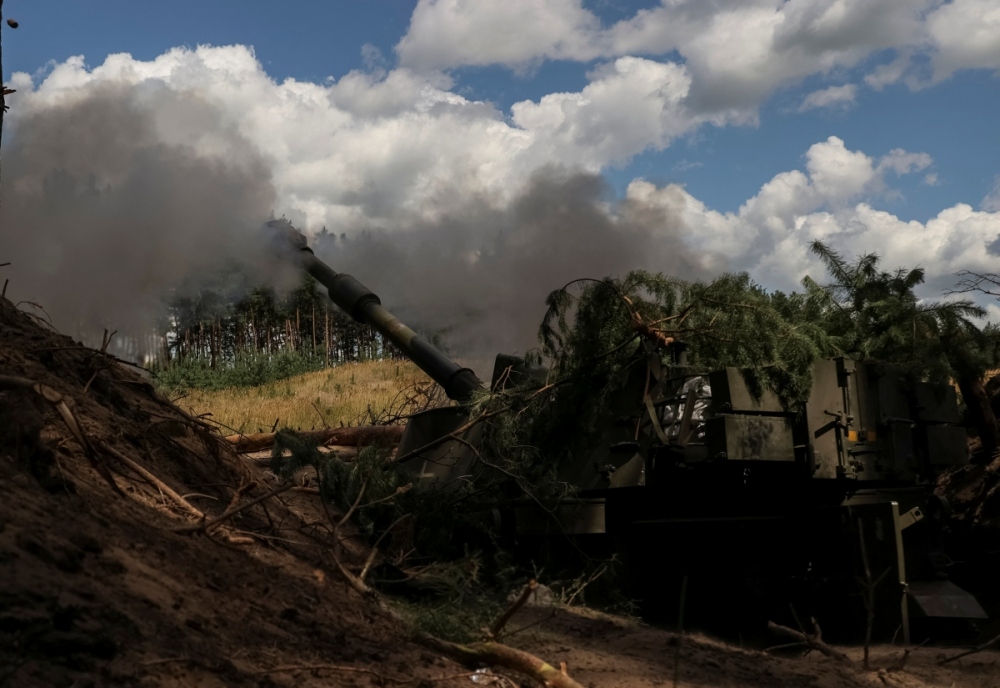 Binh lính Ukraine khai hỏa lựu pháo M109 về phía quân đội Nga gần Kupiansk thuộc Kharkiv. Ảnh: Reuters