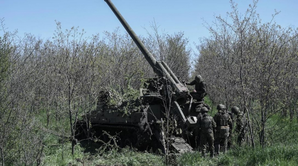 Nga chuẩn bị lựu pháo tự hành Giatsint-S để tấn công các vị trí của Ukraine. Ảnh: Sputnik