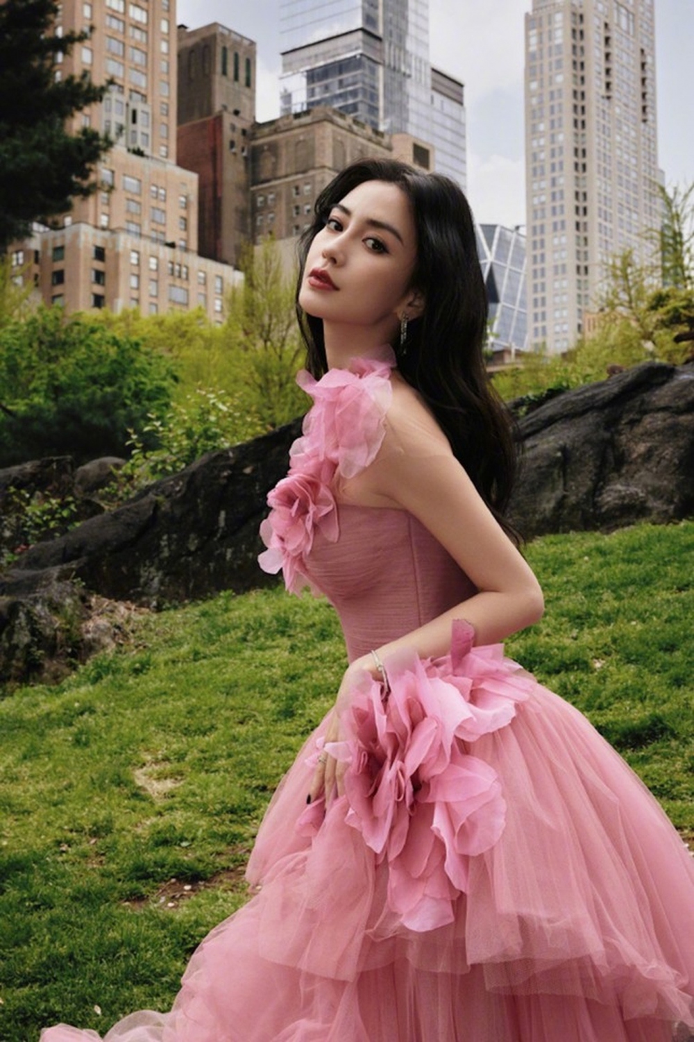 Angelababy là ngôi sao gây tranh cãi về diễn xuất của làng giải trí Hoa ngữ (Ảnh: Sohu).
