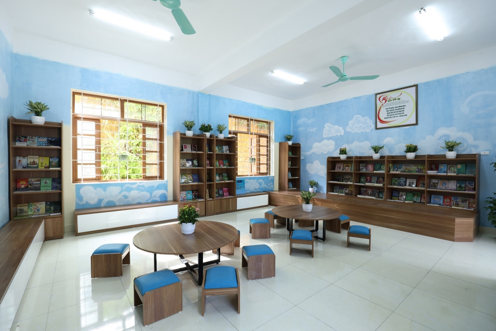 Thư viện sách cho vùng cao đặc biệt khó khăn (xã khu vực III) tại Trường PTDT Bán trú Tiểu học &amp; Trung học cơ sở Đoàn Kết, xã Đoàn Kết, huyện Tràng Định, tỉnh Lạng Sơn.