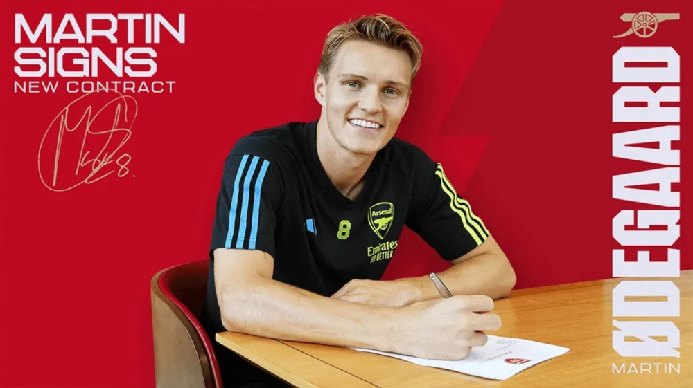Odegaard ký hợp đồng mới với Arsenal (Ảnh: Arsenal)