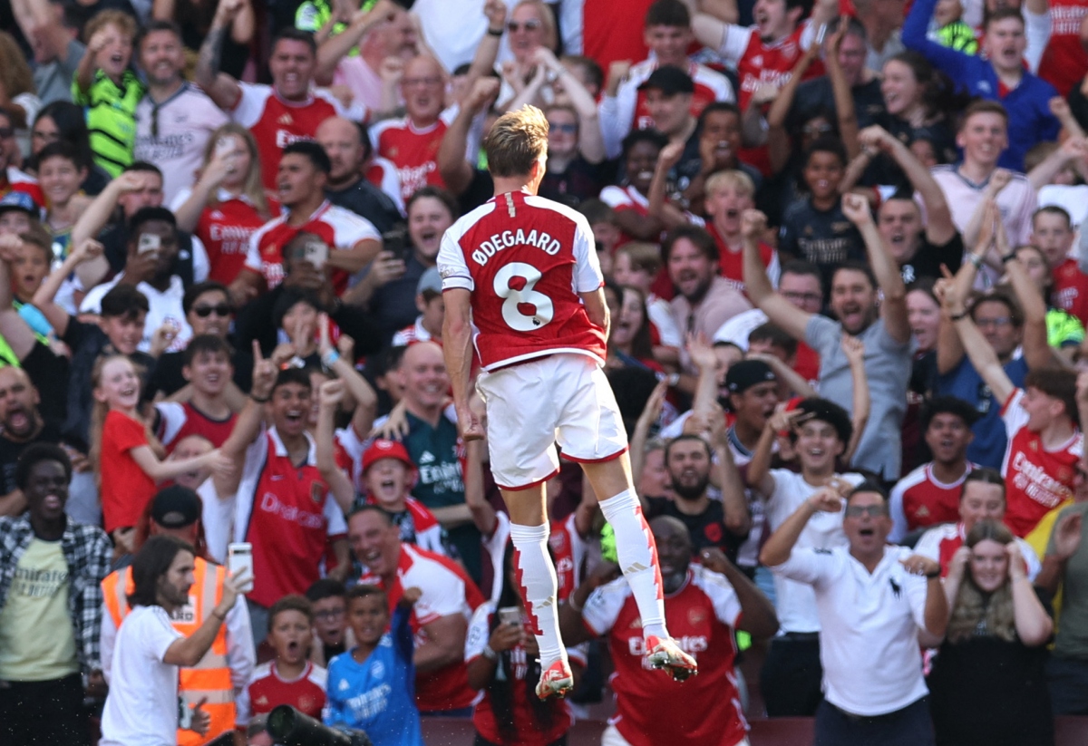 Arsenal gỡ hoà 1-1 và tạo ra nguồn cảm hứng bùng nổ trên các khán đài.
