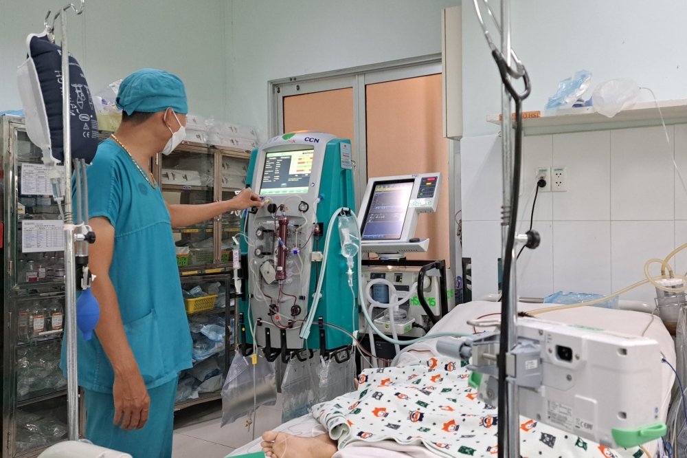 Bệnh nhi mắc bệnh dại đang được lọc máu tại Bệnh viện Nhi đồng 2 TP.HCM