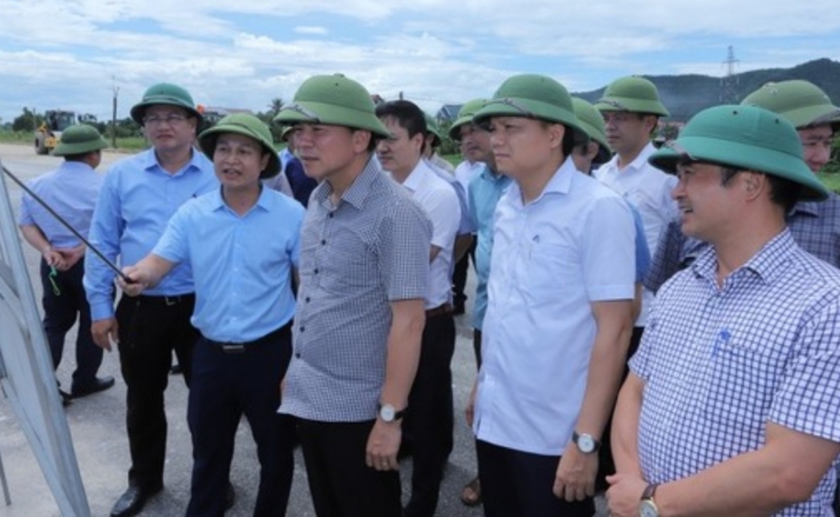 Bí thư Tỉnh uỷ Đỗ Trọng Hưng kiểm tra tiến độ các công trình giao thông trọng điểm trên địa bàn tỉnh.