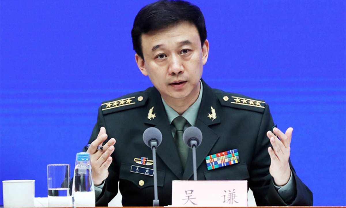 Phát ngôn viên Bộ Quốc phòng Trung Quốc Ngô Khiêm phát biểu tại họp báo ở Bắc Kinh ngày 24/7. Ảnh: China Daily.