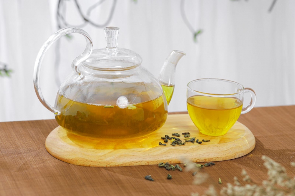 Trà ô long: Trà ô long có chứa nhiều vitamin và khoáng chất có lợi cho sức khỏe, giúp tăng cường hệ miễn dịch. Các chất chống oxy hóa polyphenol trong trà có tác dụng làm giảm  đường huyết ở người bệnh tiểu đường.