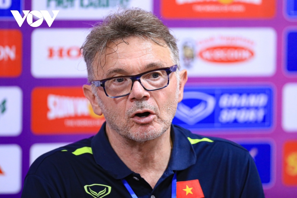 HLV Troussier đánh giá cao Lê Phạm Thành Long