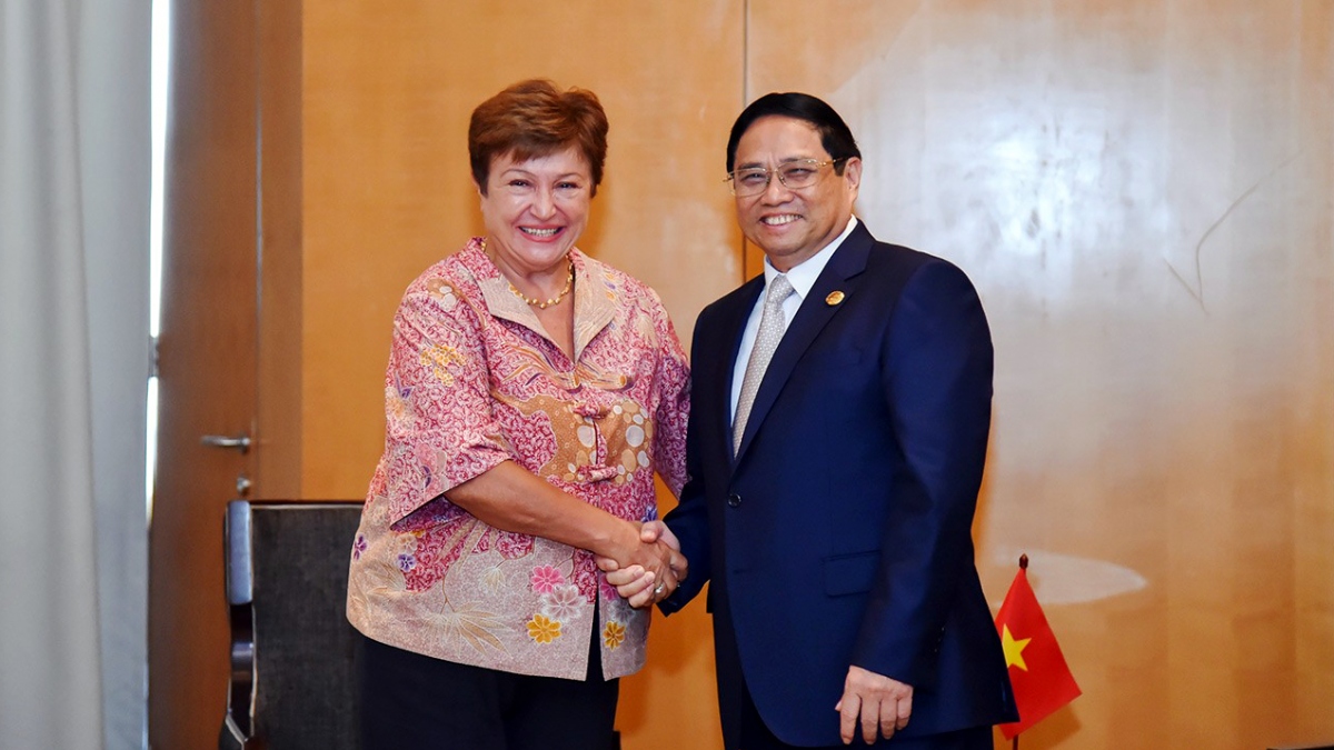 Thủ tướng Phạm Minh Chính tiếp Giám đốc điều hành Quỹ Tiền tệ Quốc tế (IMF) Kristalina Georgieva - Ảnh: Báo Quốc tế