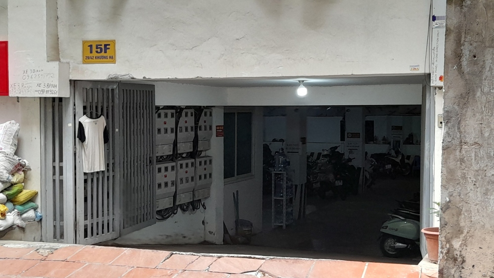 Đặc điểm các chung cư mini này tầng 1 được bố trí làm nơi để phương tiện của cư dân, bố trí các công tơ của các căn hộ.