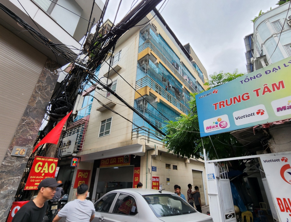 Ghi nhận của phóng viên, hàng loạt chung cư mini không lối thoát khi hoả hoạn, ngay tại khu vực vừa xảy ra vụ cháy chung cư mini ngách 29/70 Khương Hạ (phường Khương Đình, quận Thanh Xuân, thành phố Hà Nội) đêm 12/9 gây hậu quả nghiêm trọng về người và tài sản. Loạt nhà mini nằm trong ngõ nhỏ, các lồng sắt chống trộm quây kín không lối thoát hiểm khi xảy ra sự cố hoả hoạn.