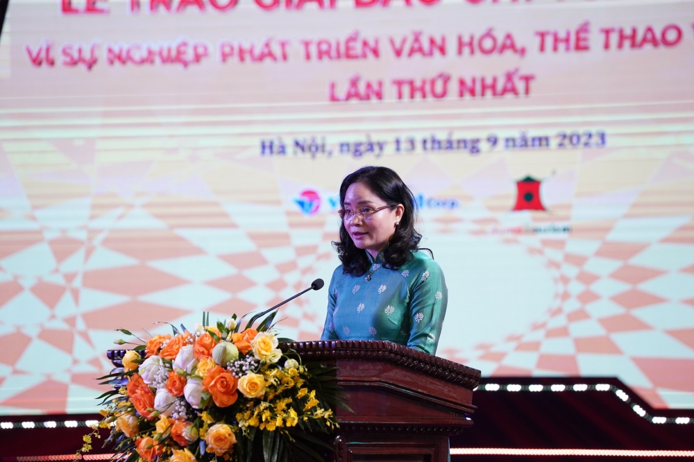Phát biểu tại Lễ trao giải, Thứ trưởng Bộ VH, TT&amp;DL Trịnh Thị Thuỷ cho biết, triển khai Nghị quyết Đại hội đại biểu toàn quốc lần thứ XIII của Đảng; Kết luận của đồng chí Tổng Bí thư Nguyễn Phú Trọng tại Hội Nghị văn hóa toàn quốc năm 2021; với tinh thần “Quyết liệt hành động, khát vọng cống hiến”, ngành văn hóa, thể thao và du lịch trong thời gian vừa qua đã đạt được nhiều thành tựu nổi bật. Để tiếp tục lan tỏa những thành tựu của ngành, ghi nhận và tôn vinh những đóng góp xuất sắc của tập thể, cá nhân đối với sự nghiệp phát triển văn hóa, thể thao và du lịch, Bộ VH, TT&amp;DL và Hội Nhà báo Việt Nam chủ trì, phối hợp với Ban Tuyên giáo Trung ương, Bộ Thông tin và Truyền thông tổ chức Giải Báo chí toàn quốc “Vì sự nghiệp phát triển văn hóa, thể thao và du lịch” lần thứ nhất.