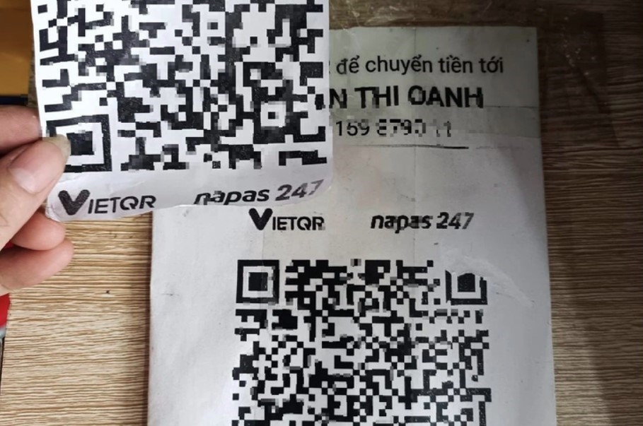 Kẻ gian dán đè mã QR gốc của một tiểu thương