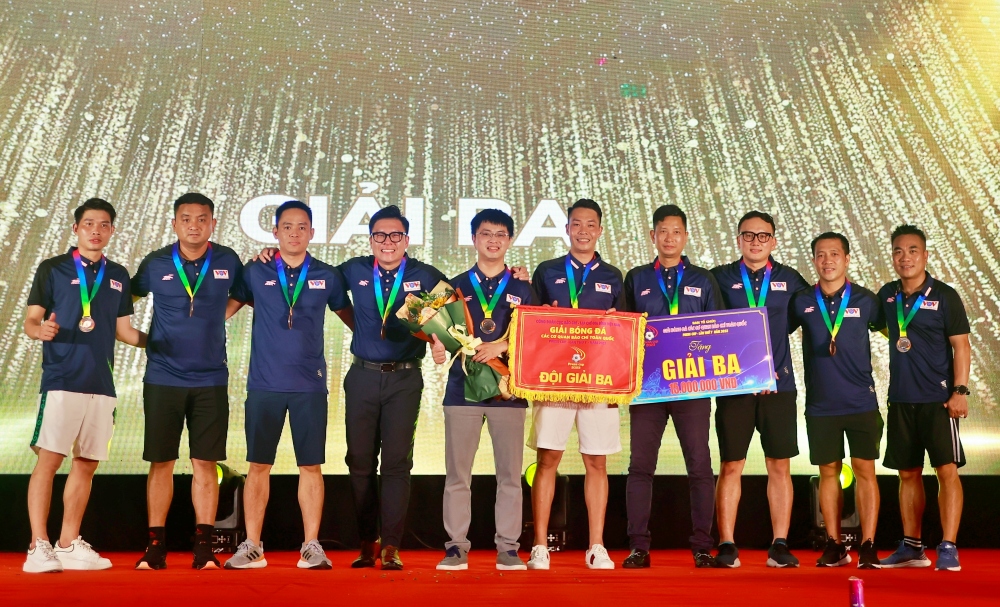 Đội bóng VOV giành hạng Ba ở Press Cup 2023.