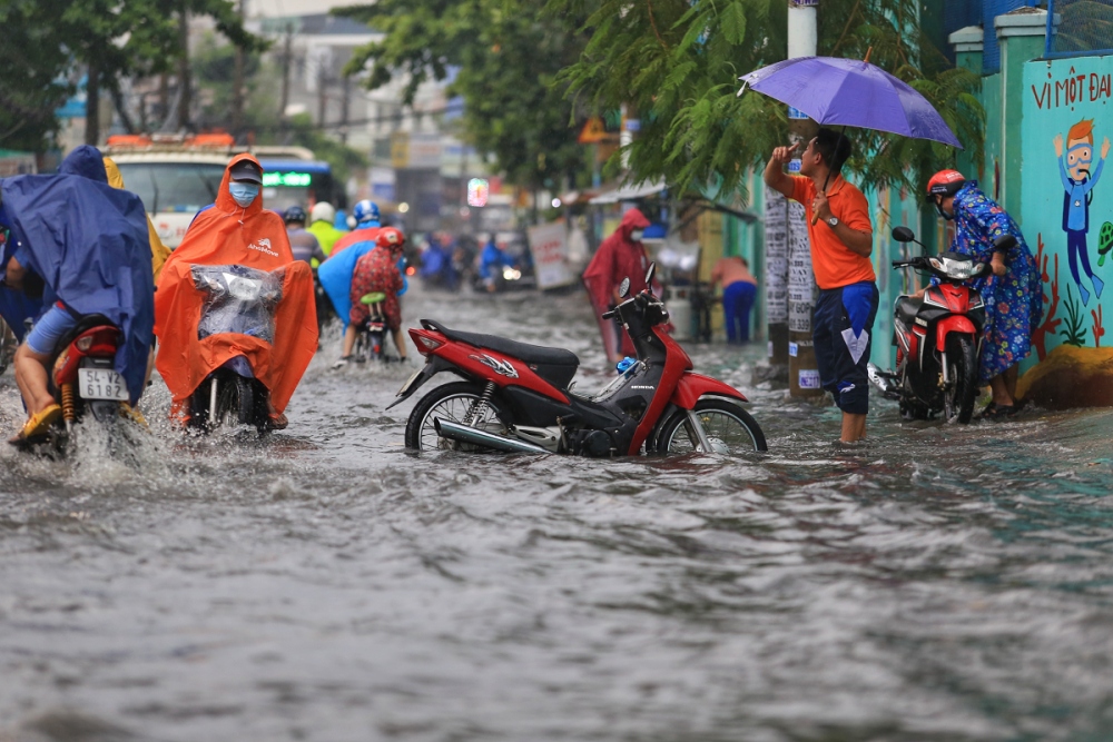 Mưa lớn ở Nam Bộ, Bắc Bộ sắp có mưa diện rộng.