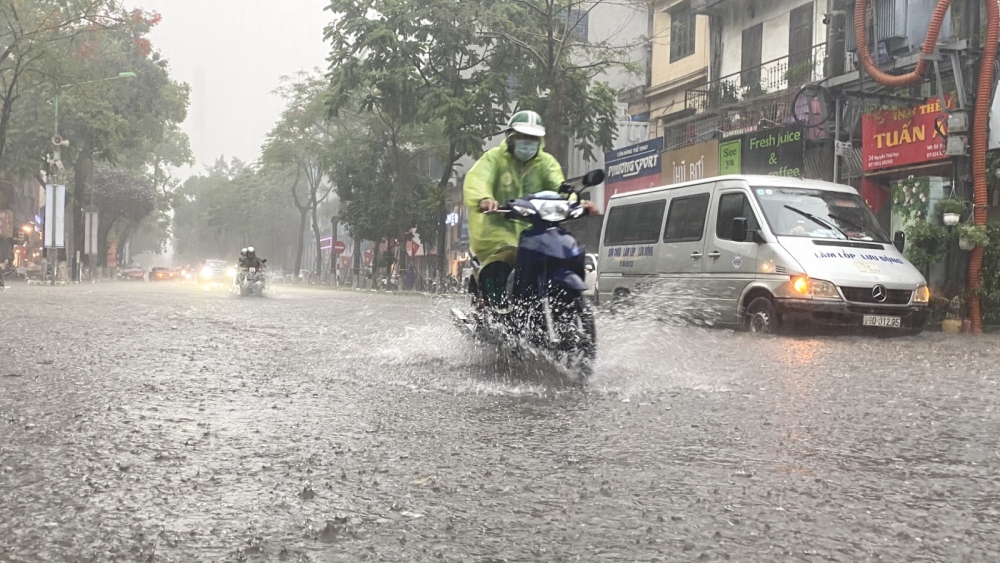 Mưa dông ở Bắc Bộ và Bắc Trung Bộ