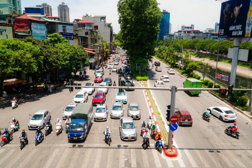 Thủ đô Hà Nội nắng nóng, nhiệt độ cao nhất 33-35 độ