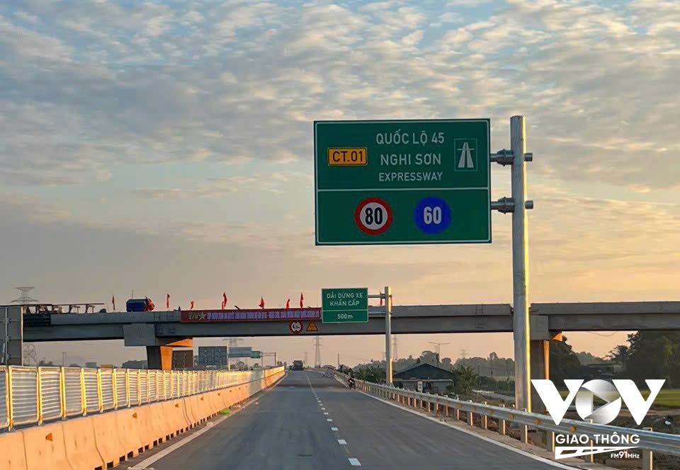 Việt Nam đã có tiêu chuẩn về đường ô tô cao tốc, tiêu chuẩn này liệu còn phù hợp