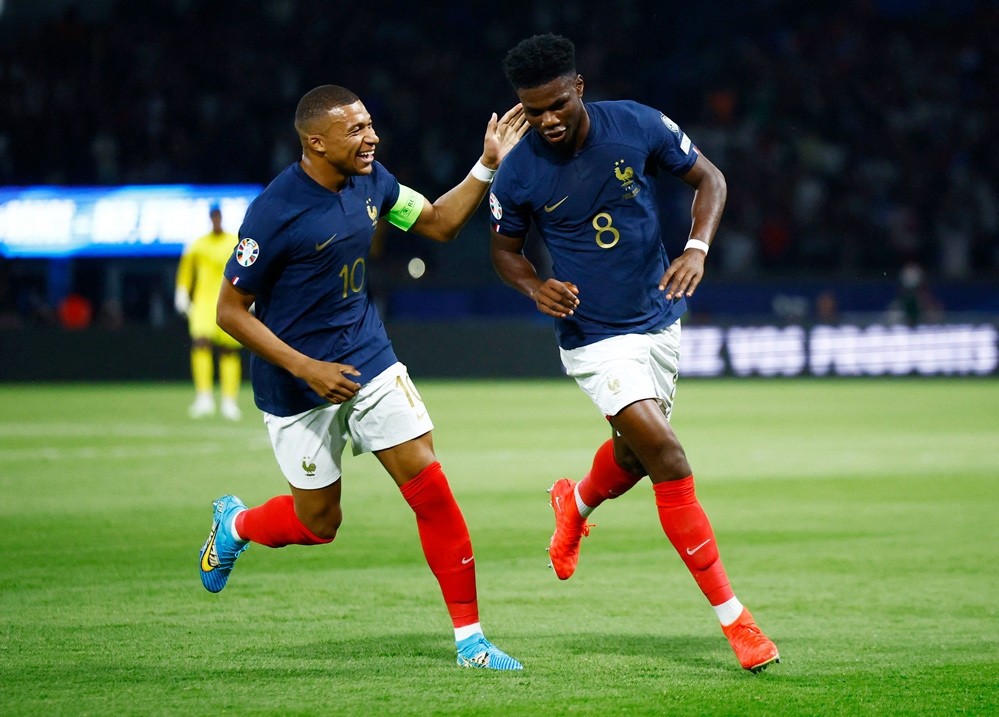 ĐT Pháp có chiến thắng dễ dàng 2-0 trước CH Ireland. (Ảnh: Getty). 