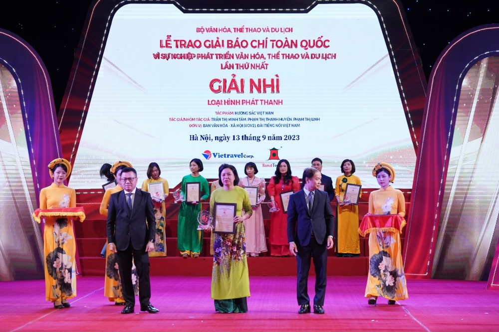 Tác phẩm "Hương sắc Việt Nam" của nhóm tác giả Trần Thị Minh Tâm, Phạm Thị Thanh Huyền, Phạm Thị Linh, Ban Văn hóa - Xã hội (VOV2) đoạt Giải Nhì loại hình Phát thanh.