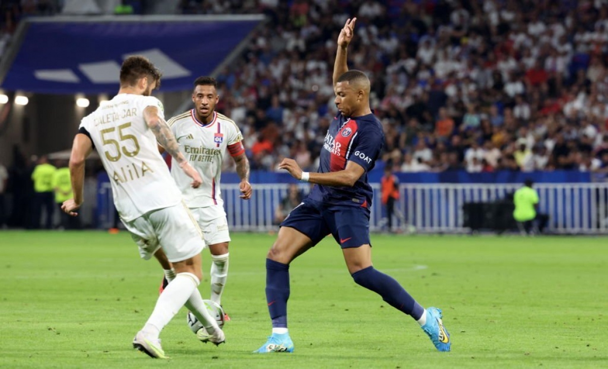 Mbappe không thể hoàn tất cú hat-trick (Ảnh: Getty)