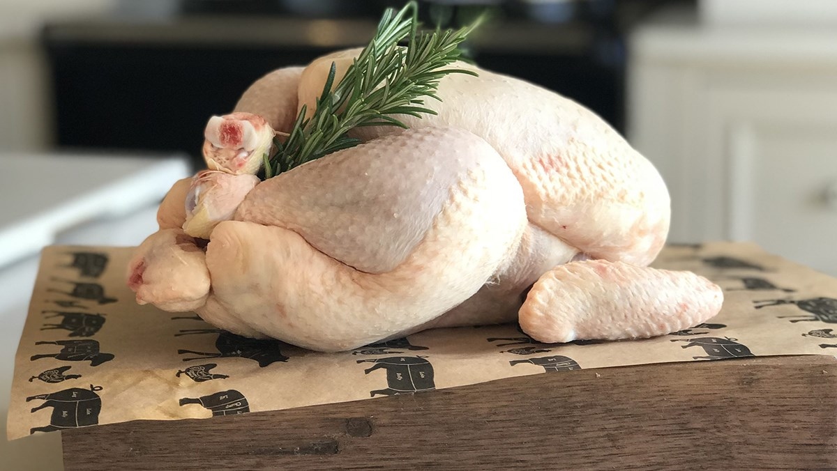 Tăng cường khả năng miễn dịch: Selen và nhiều khoáng chất cần thiết trong thịt gà là những thành phần quan trọng để tăng cường hoạt động trao đổi chất và tăng cường khả năng miễn dịch. Vitamin B6 trong thịt gà cũng giúp hệ tiêu hóa hoạt động tốt hơn.