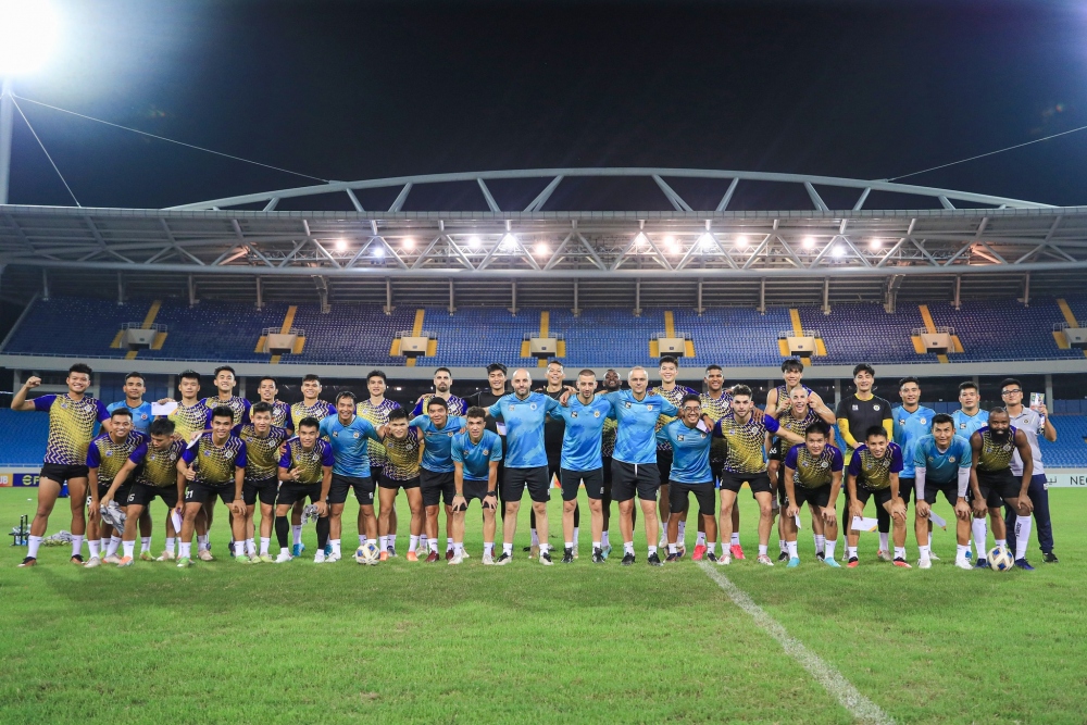 Trước đó, tối 19/9, Hà Nội FC đã có buổi tập cuối trên sân Mỹ Đình để chuẩn bị cho trận gặp Pohang Steelers.