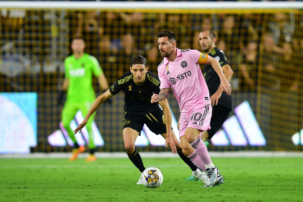 Messi toả sáng với cú đúp kiến tạo trong cuộc đối đầu với đương kim vô địch MLS. (Ảnh: Reuters)