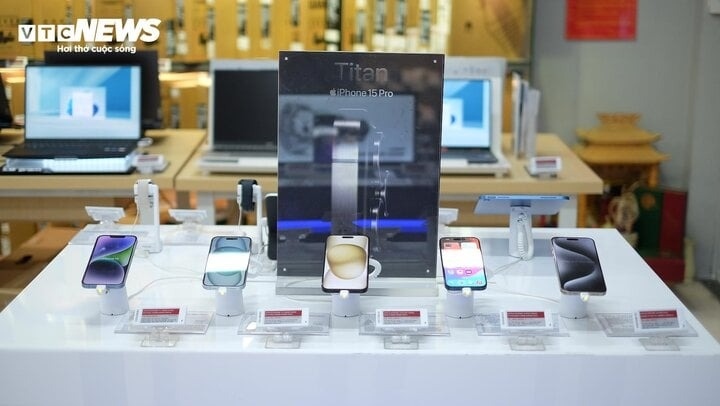 iPhone 15 bắt đầu xuất hiện tại các cửa hàng, đại lý phân phối chính hãng ở Hà Nội