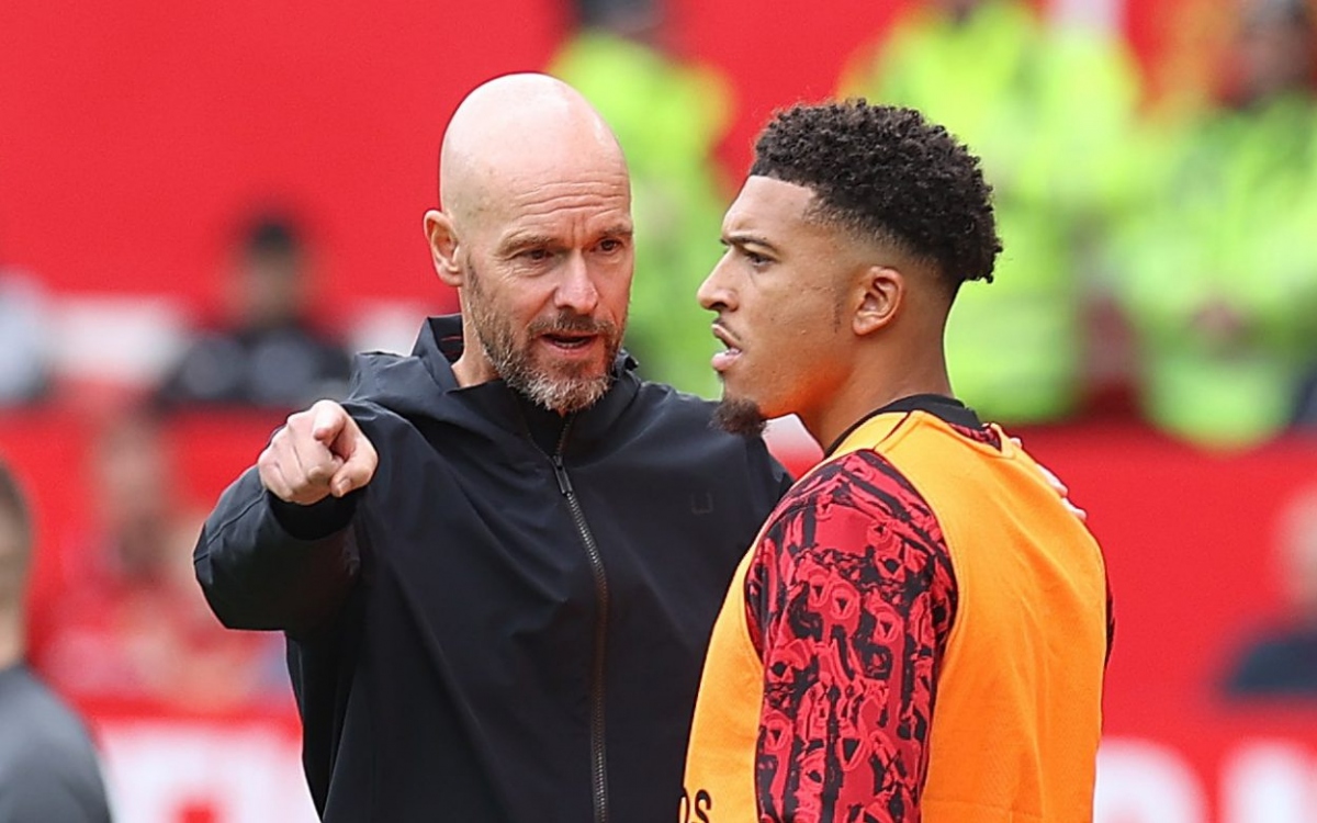 HLV Erik Ten Hag và Jadon Sancho mâu thuẫn. (Ảnh: Getty)