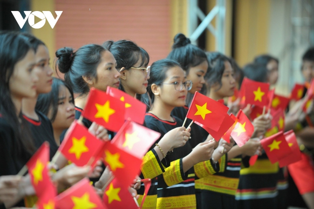 As many as 759 schools at all levels across 17 districts and cities throughout Gia Lai province involving a total of 368,000 students jubilantly celebrate the new academic year.