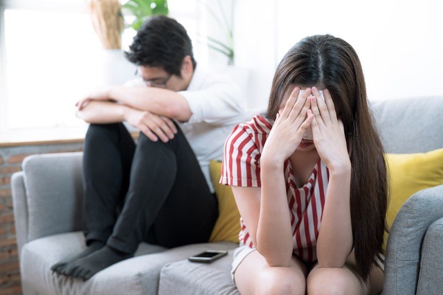 Cô người yêu cũ đã hỏi chồng tôi vay tiền khi không còn nơi nào bấu víu. (ảnh minh họa)