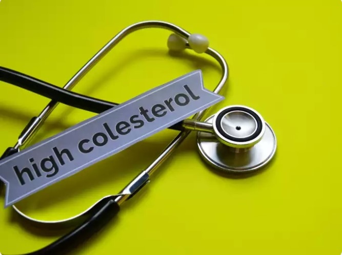Làm cách nào để kiểm soát LDL-C? Bước đầu tiên để quản lý cholesterol hiệu quả là nói chuyện với bác sĩ. Mục tiêu cholesterol của mỗi người có thể khác nhau dựa trên các yếu tố nguy cơ và tiền sử sức khỏe của mỗi người. Điều cần thiết là phải hiểu các mục tiêu cụ thể của bạn và hợp tác với bác sĩ để đạt được chúng.