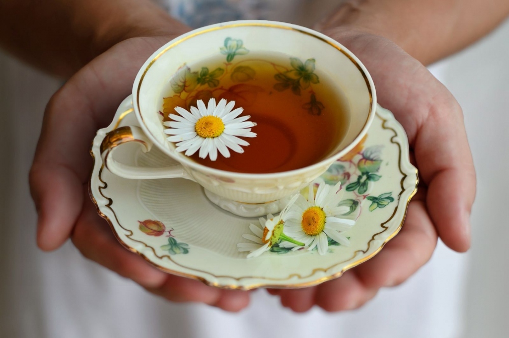 Trà bạc hà: Trà bạc hà có tác dụng làm dịu và giúp thư giãn cơ bắp, có khả năng làm giảm chứng đau đầu do căng thẳng.