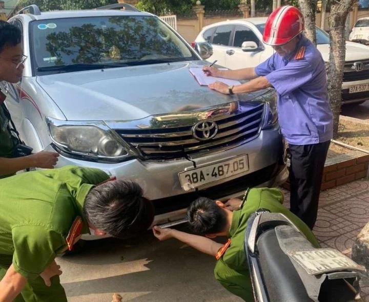 Phạm Xuân Trường dùng ô tô tông bạn nhậu chấn thương sọ não. (Ảnh: T.H)