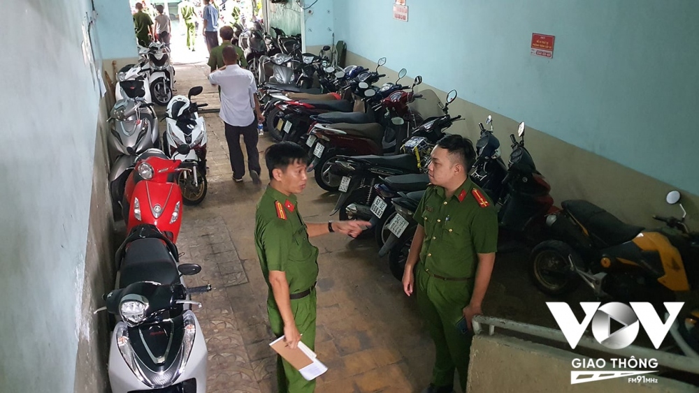 Một đoàn công tác kiểm tra PCCC tại các chung cư