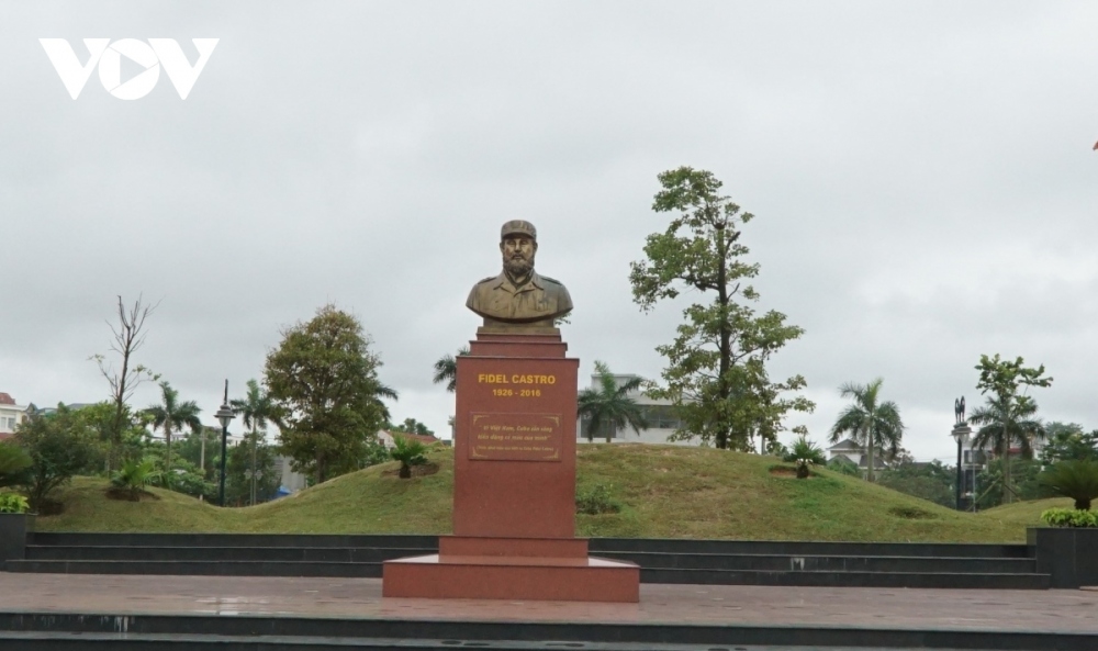 Tượng Fidel Castro 
