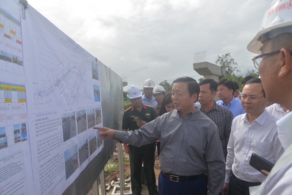 Phó Thủ tướng Trần Hồng Hà kiểm tra, khảo sát tuyến cao tốc