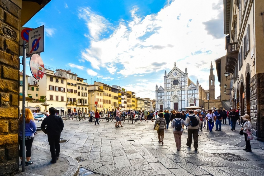 Khu vực Santa Croce ở trung tâm Florence ngày càng thu hút du khách. Nguồn: Kirk Fisher/iStock Editorial/Getty Images