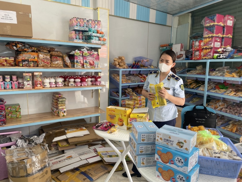 Tổng cục Quản lý thị trường chỉ đạo tăng cường kiểm tra, kiểm soát thị trường trong dịp Tết Trung thu và kiểm tra chất lượng sản phẩm hàng hóa đến hết năm 2023 (Ảnh minh họa: KT)