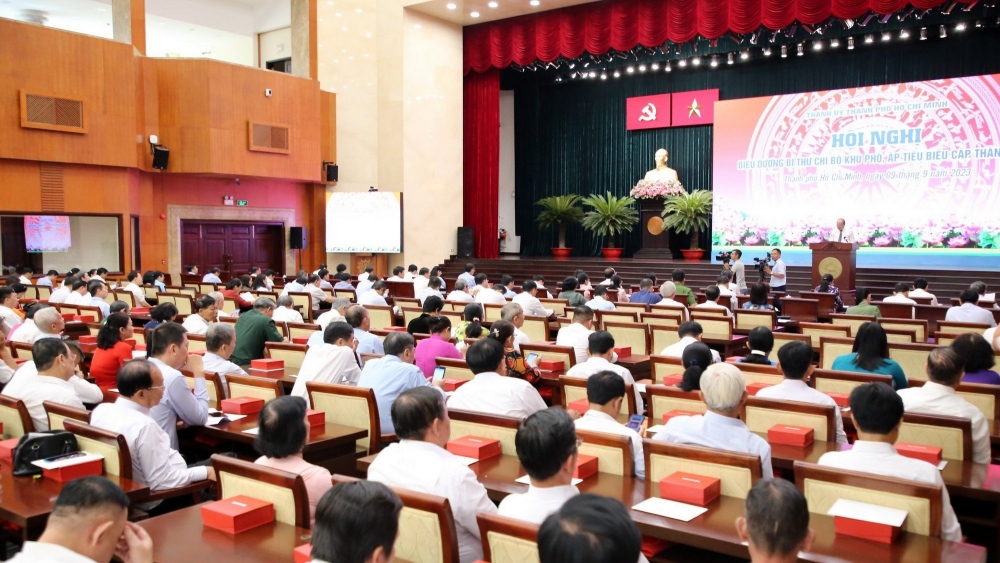 Hội nghị biểu dương bí thư chi bộ các khu phố, ấp tiêu biểu trên địa bàn (Ảnh: A.T)